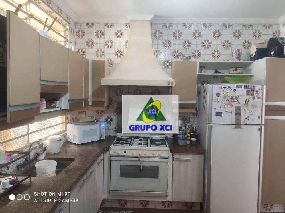Casa, 4 quartos, 238 m² - Foto 1