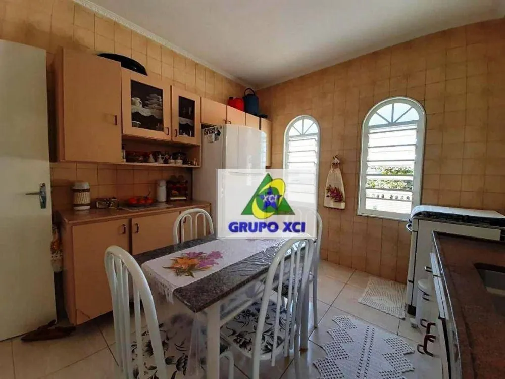 Casa, 3 quartos, 232 m² - Foto 8