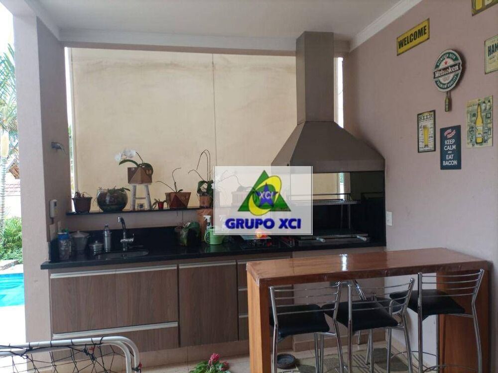 Casa, 4 quartos, 260 m² - Foto 1