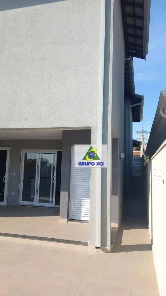 Casa de Condomínio à venda com 3 quartos, 223m² - Foto 3