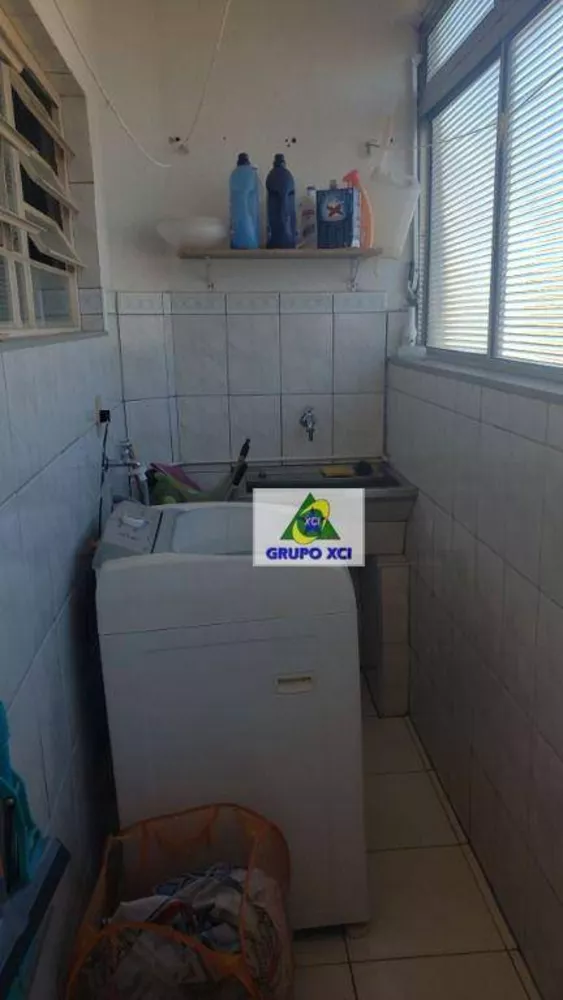 Apartamento à venda com 2 quartos, 67m² - Foto 2