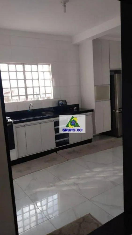Casa, 3 quartos, 256 m² - Foto 2