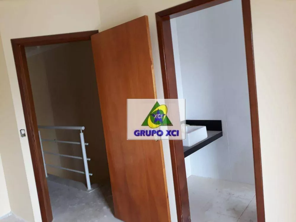 Casa à venda com 4 quartos, 130m² - Foto 4