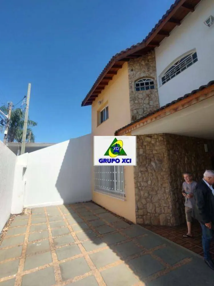 Casa, 3 quartos, 264 m² - Foto 1