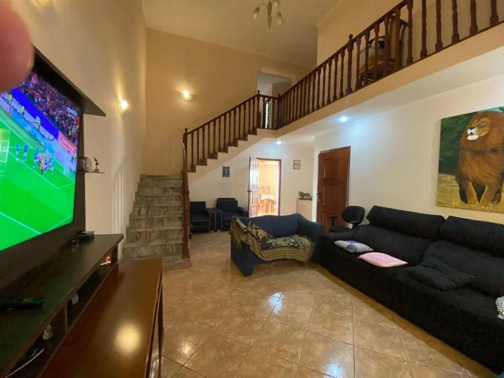 Casa, 3 quartos, 315 m² - Foto 1