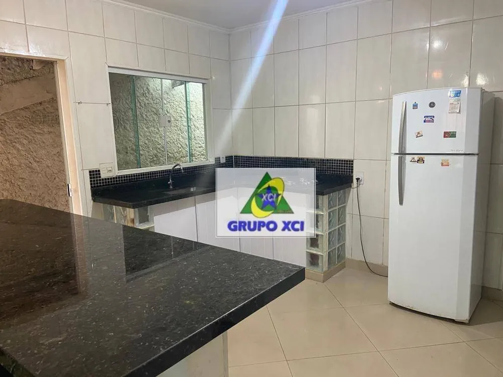 Casa, 4 quartos, 185 m² - Foto 1