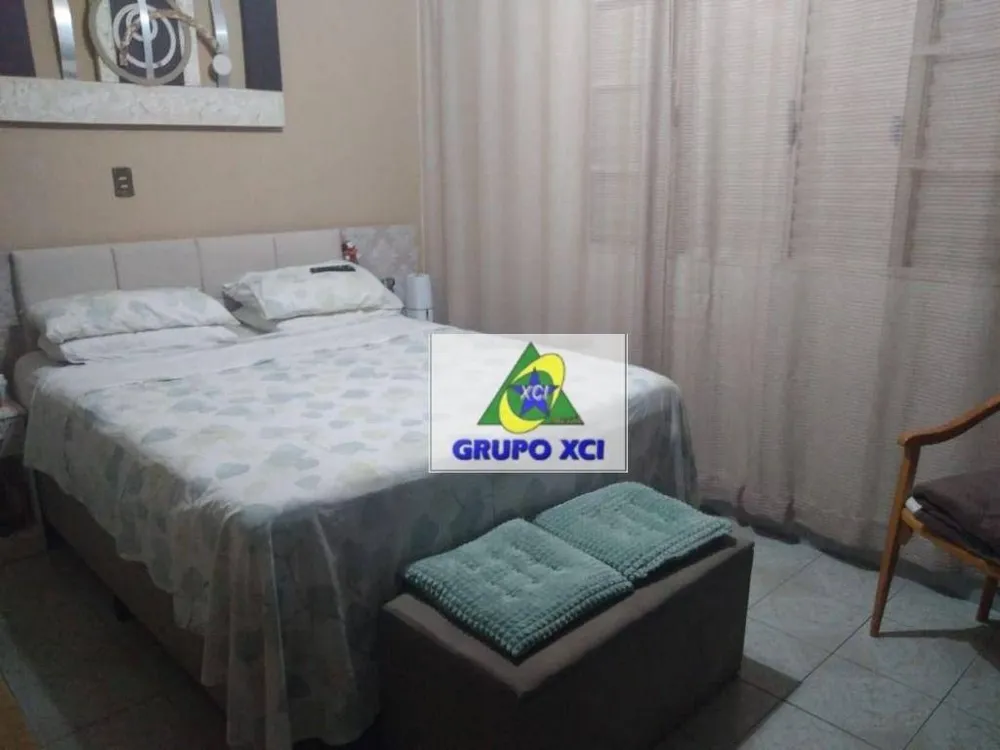 Casa, 4 quartos, 230 m² - Foto 1