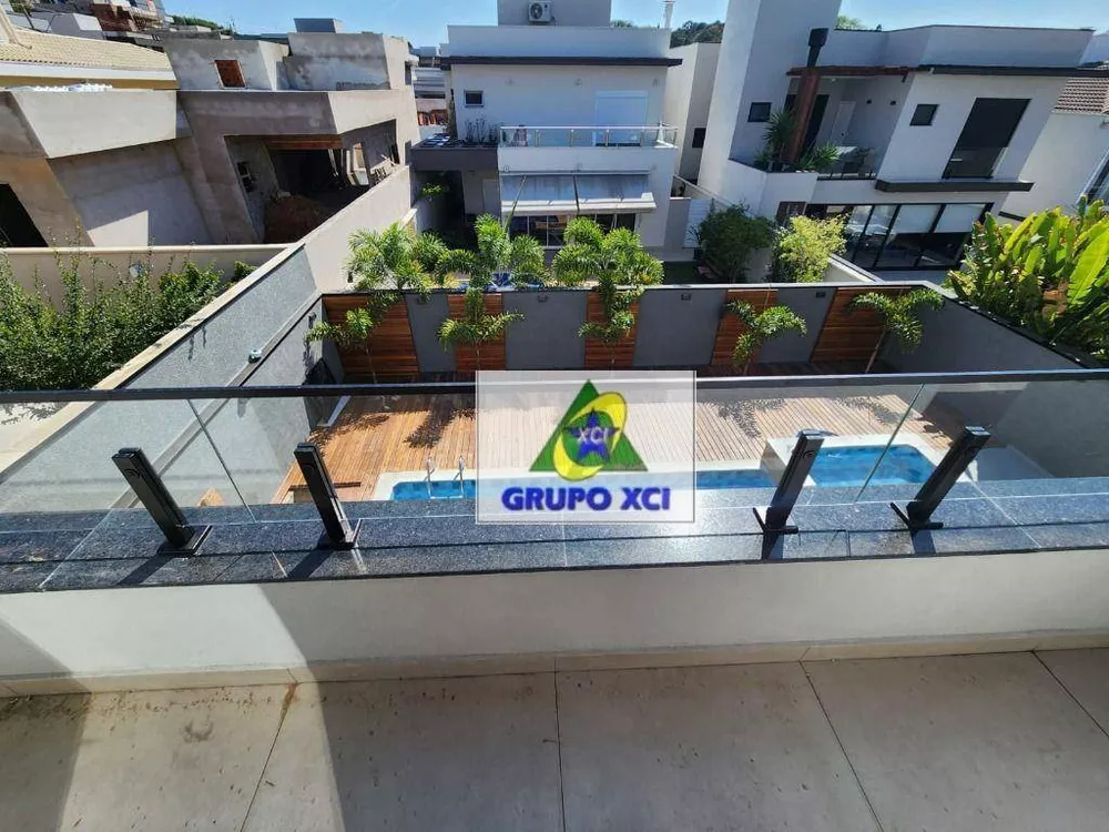 Casa à venda com 3 quartos, 250m² - Foto 2