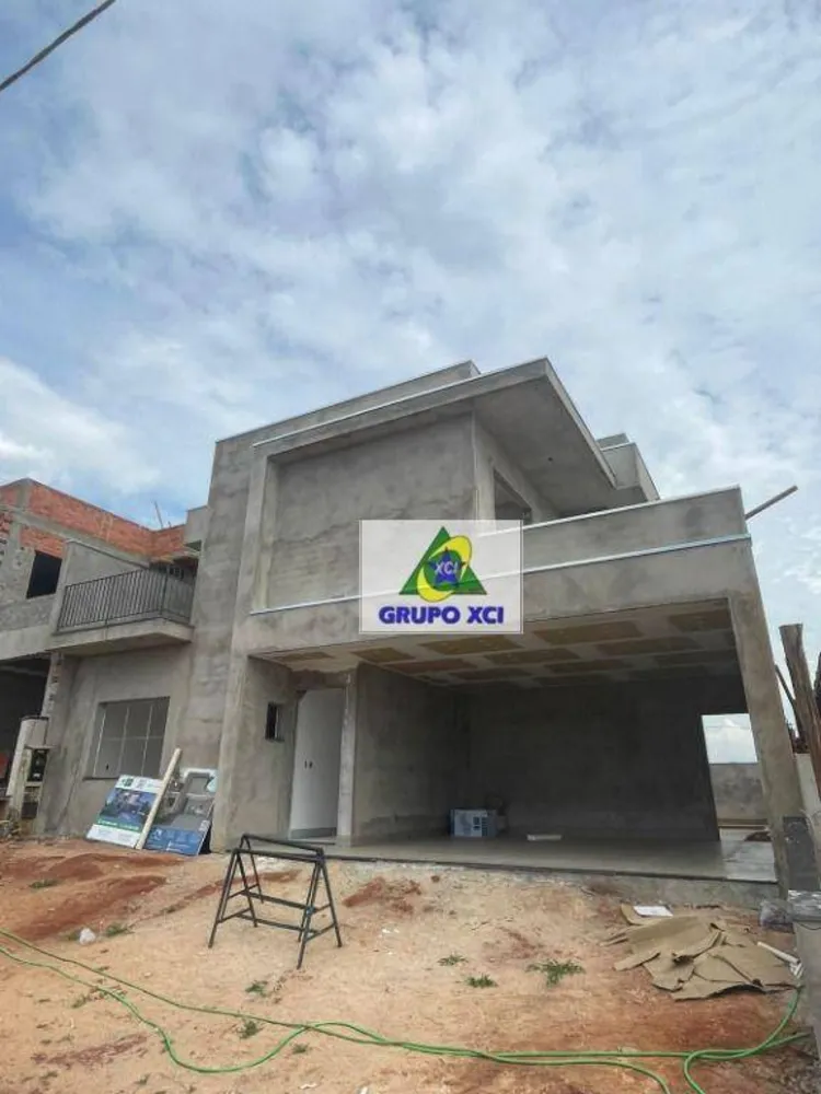 Sobrado, 4 quartos, 311 m² - Foto 1