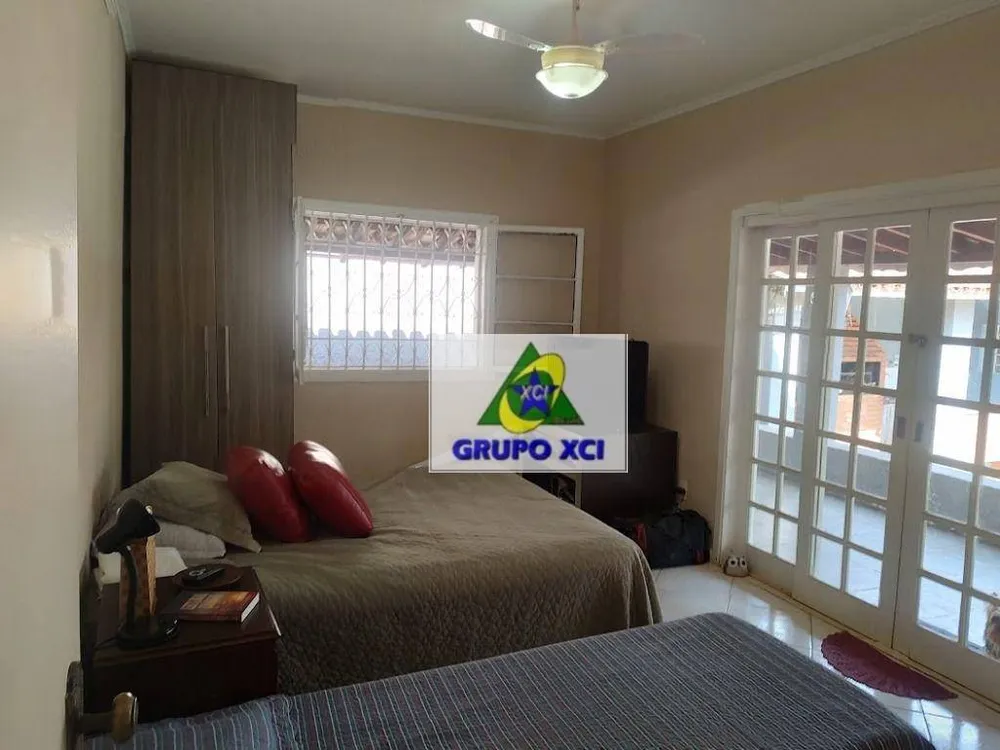 Chácara, 4 quartos, 1000 m² - Foto 1