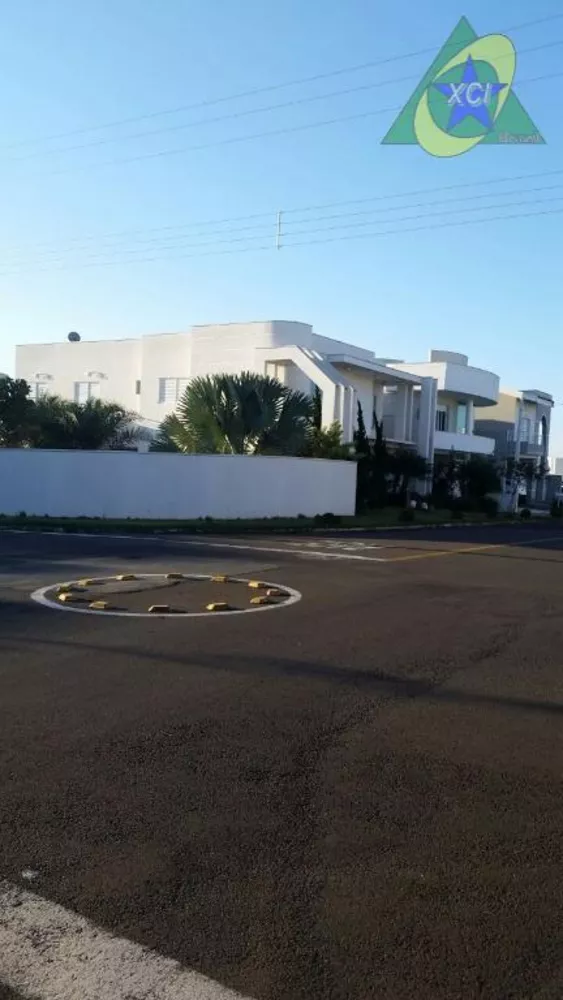 Casa de Condomínio à venda com 5 quartos, 650m² - Foto 2