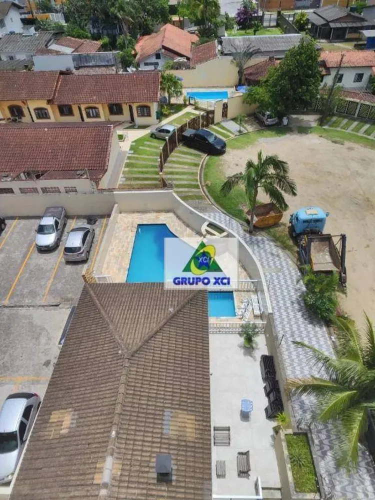 Cobertura, 3 quartos, 221 m² - Foto 2