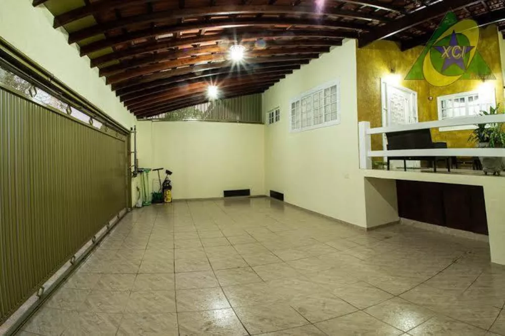 Casa à venda com 3 quartos, 349m² - Foto 3