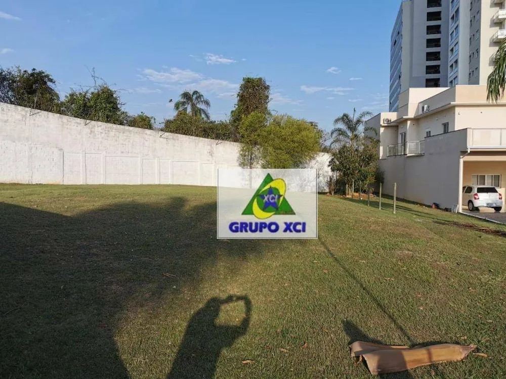 Loteamento e Condomínio, 600 m² - Foto 1