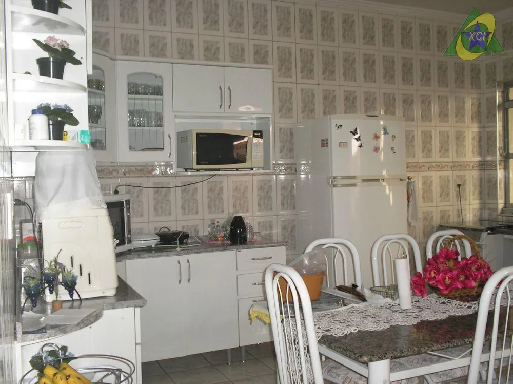 Casa, 3 quartos, 210 m² - Foto 2
