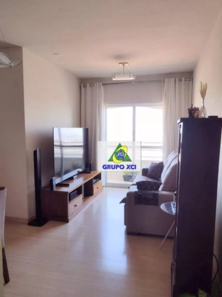 Apartamento à venda com 3 quartos, 75m² - Foto 2