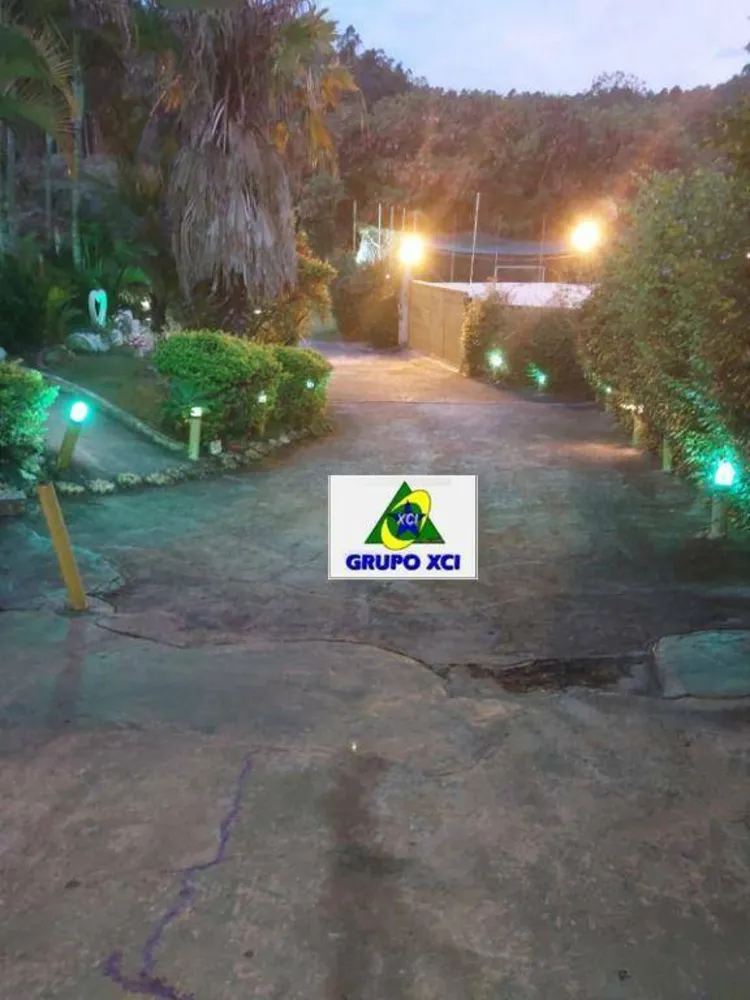Chácara, 4 quartos, 2700 m² - Foto 1
