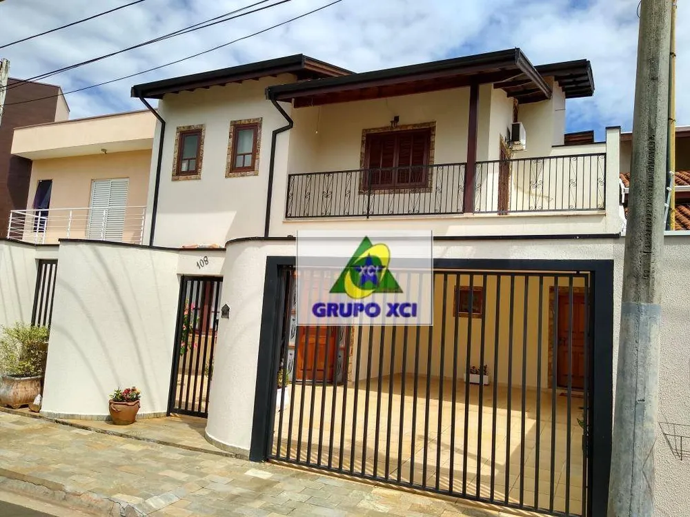 Casa, 3 quartos, 210 m² - Foto 1