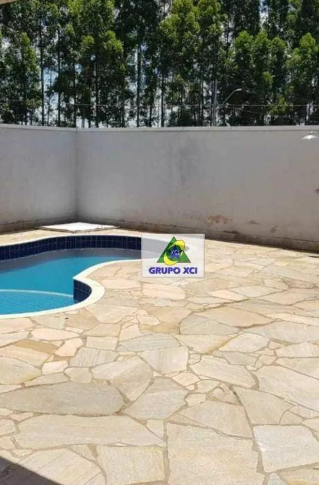 Casa de Condomínio à venda com 3 quartos, 236m² - Foto 1