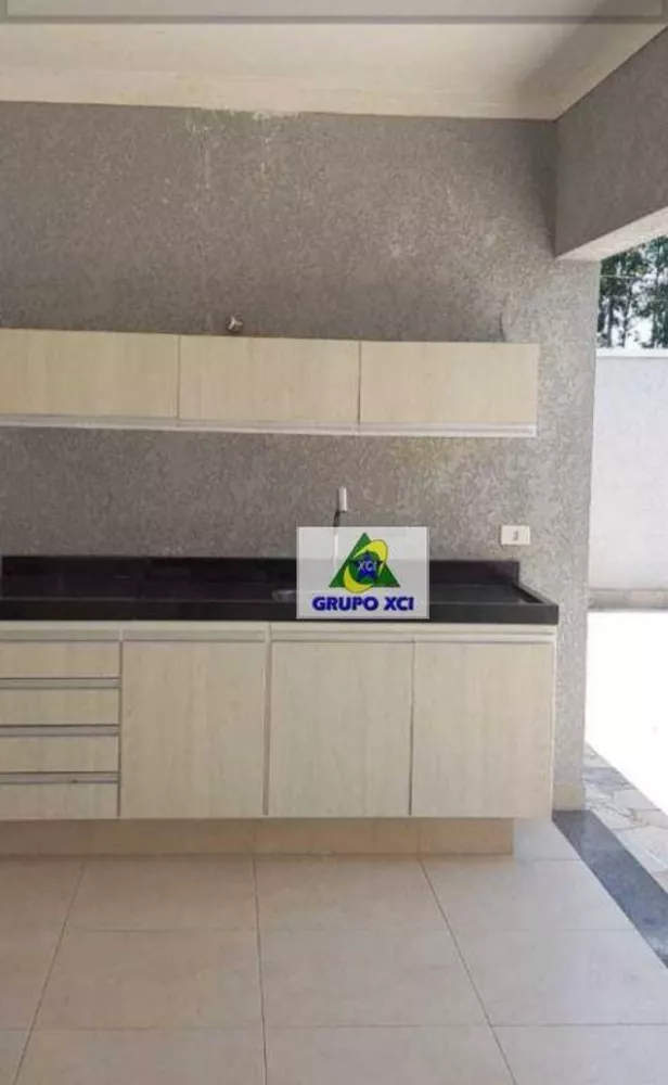 Casa de Condomínio à venda com 3 quartos, 236m² - Foto 4