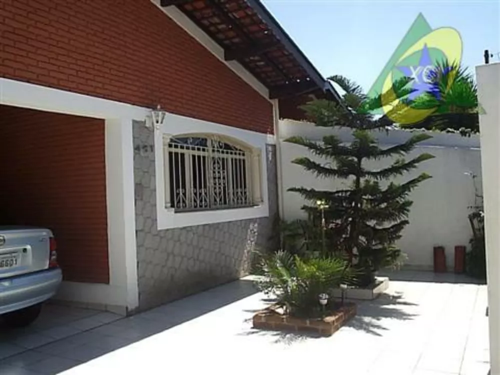 Casa à venda com 3 quartos, 220m² - Foto 1