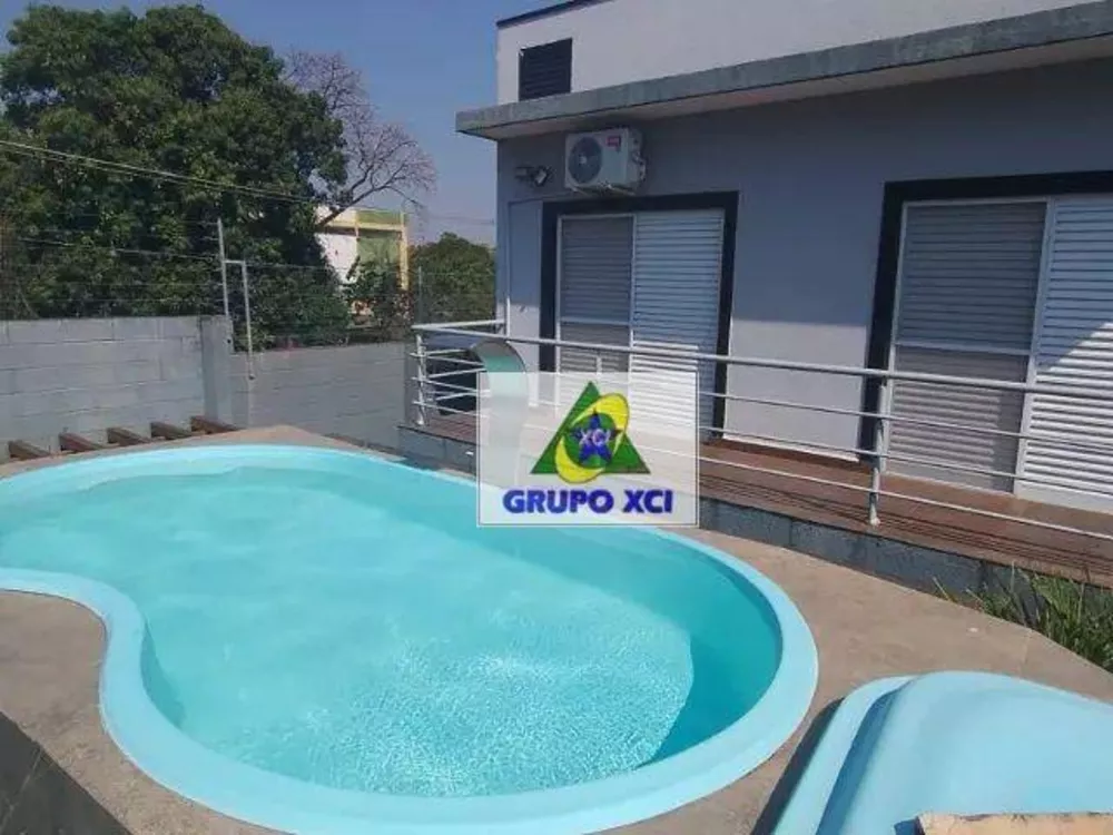 Casa de Condomínio à venda com 3 quartos, 210m² - Foto 3