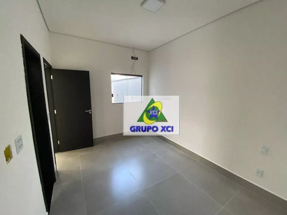 Casa à venda com 2 quartos, 97m² - Foto 2