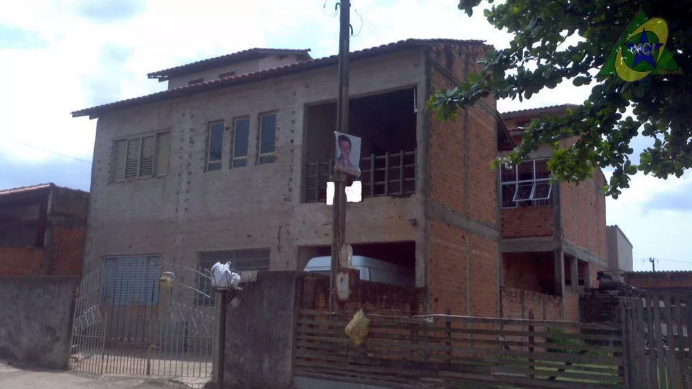 Casa à venda com 2 quartos, 340m² - Foto 1