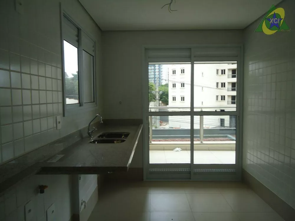 Apartamento à venda com 3 quartos, 137m² - Foto 3