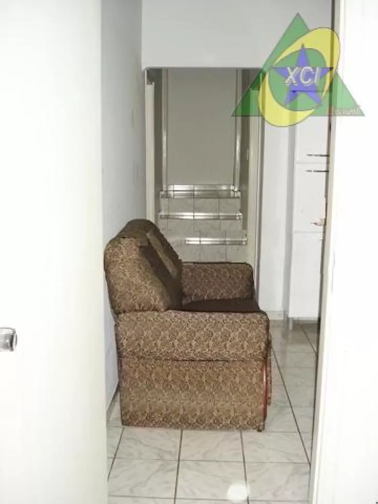 Casa à venda com 5 quartos, 250m² - Foto 2