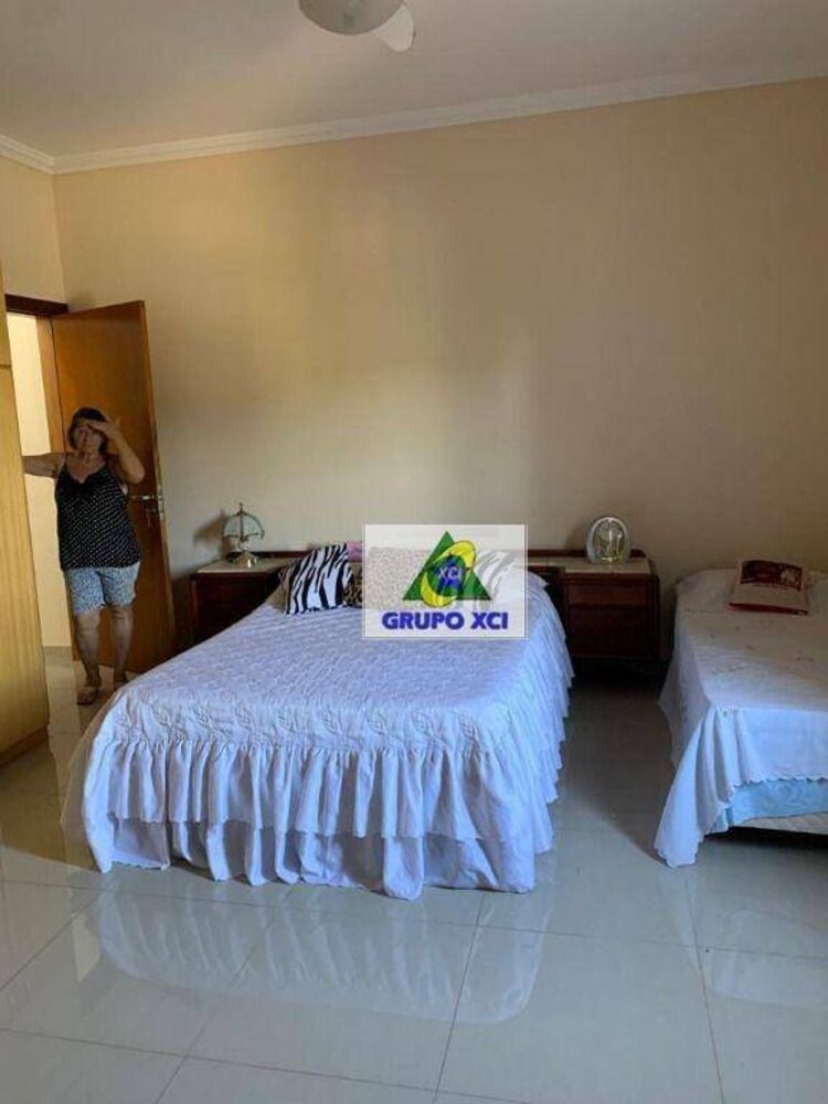 Sobrado à venda com 3 quartos, 500m² - Foto 3