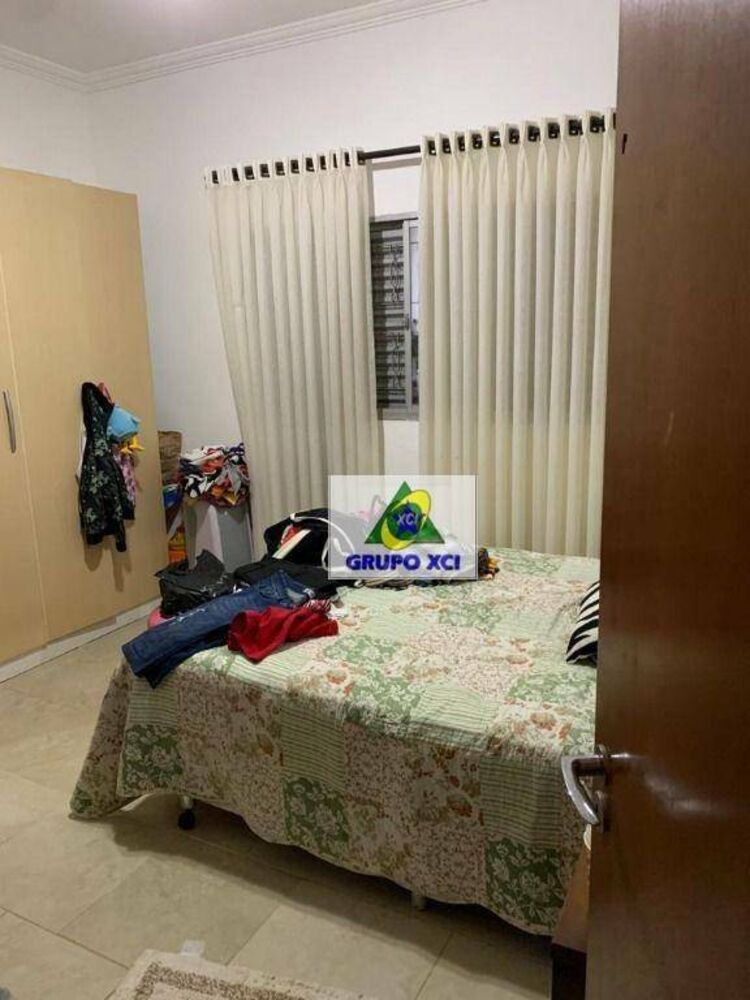 Sobrado à venda com 3 quartos, 500m² - Foto 1