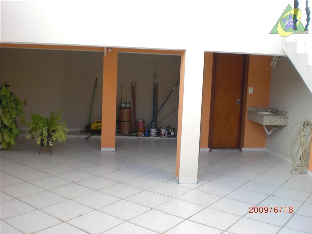 Casa, 3 quartos, 234 m² - Foto 2