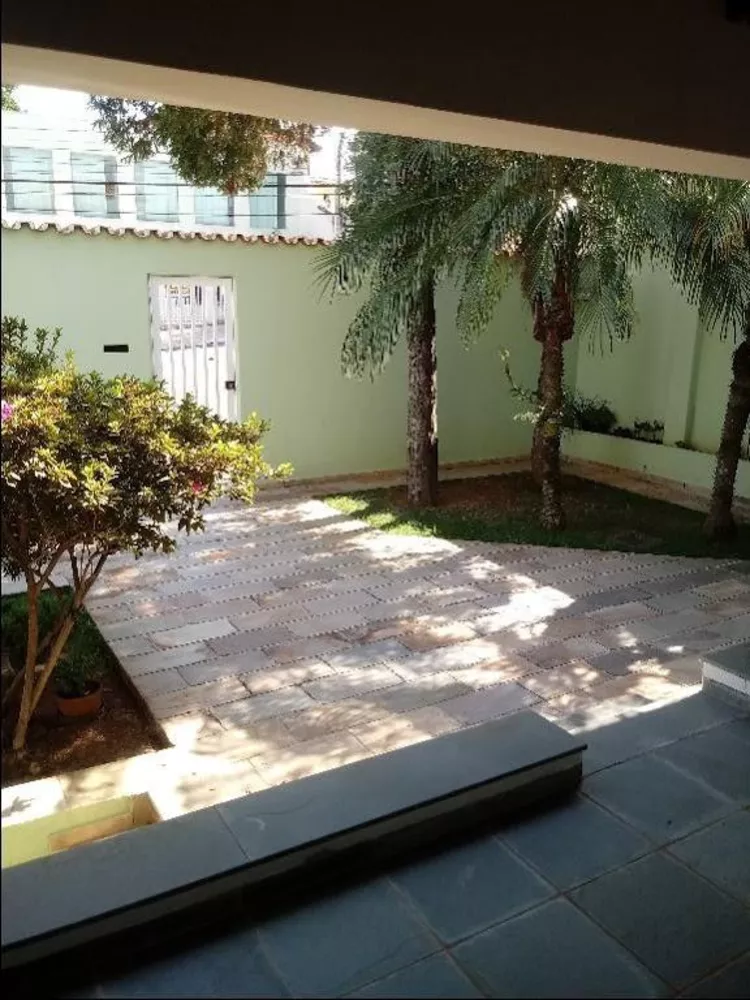 Casa à venda com 3 quartos, 314m² - Foto 2