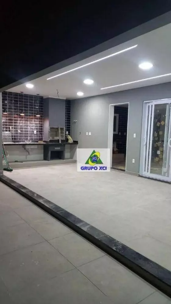 Casa de Condomínio à venda com 3 quartos, 233m² - Foto 3