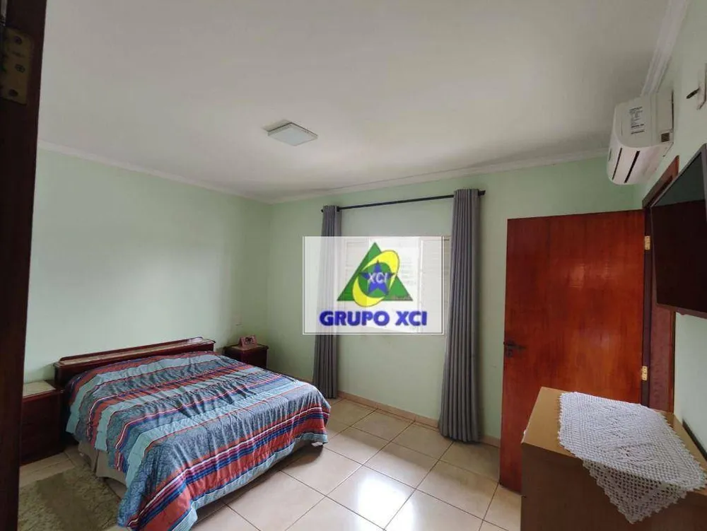 Casa, 3 quartos, 240 m² - Foto 8