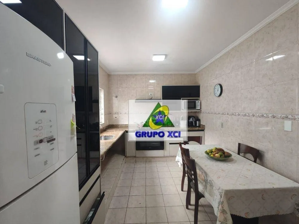 Casa, 3 quartos, 240 m² - Foto 6