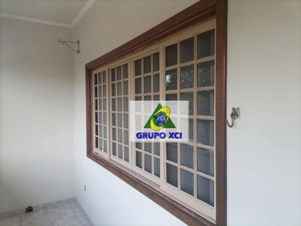 Casa à venda com 3 quartos, 148m² - Foto 1