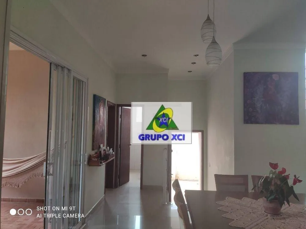 Casa, 3 quartos, 220 m² - Foto 1