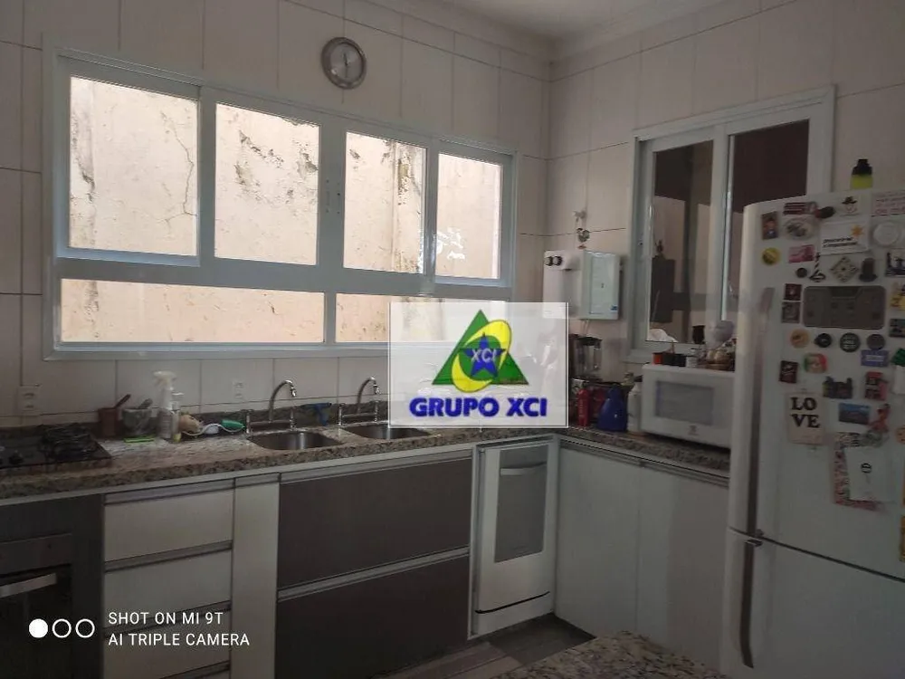 Casa, 3 quartos, 220 m² - Foto 2