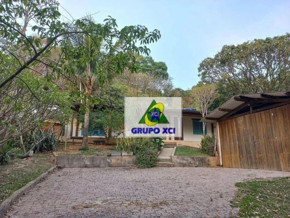 Chácara, 4 quartos, 2820 m² - Foto 1