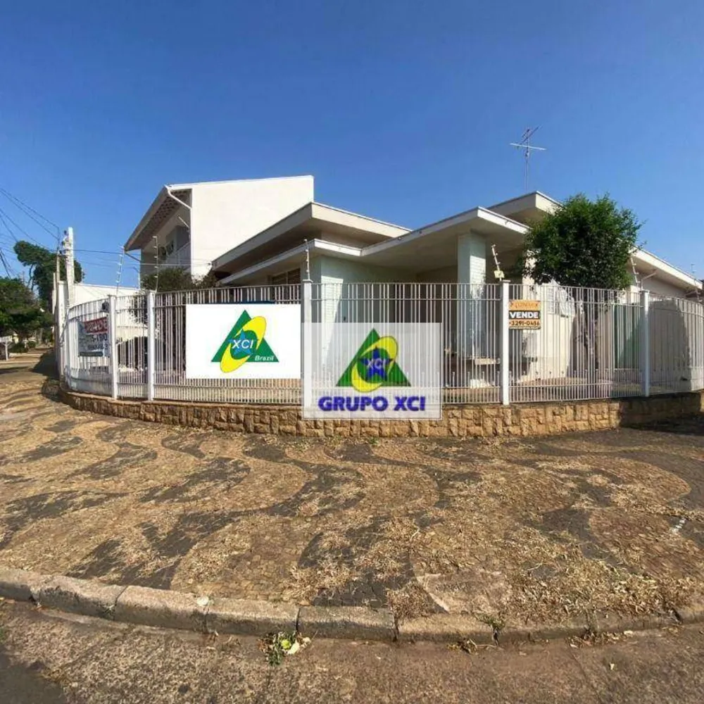 Casa, 4 quartos, 224 m² - Foto 1
