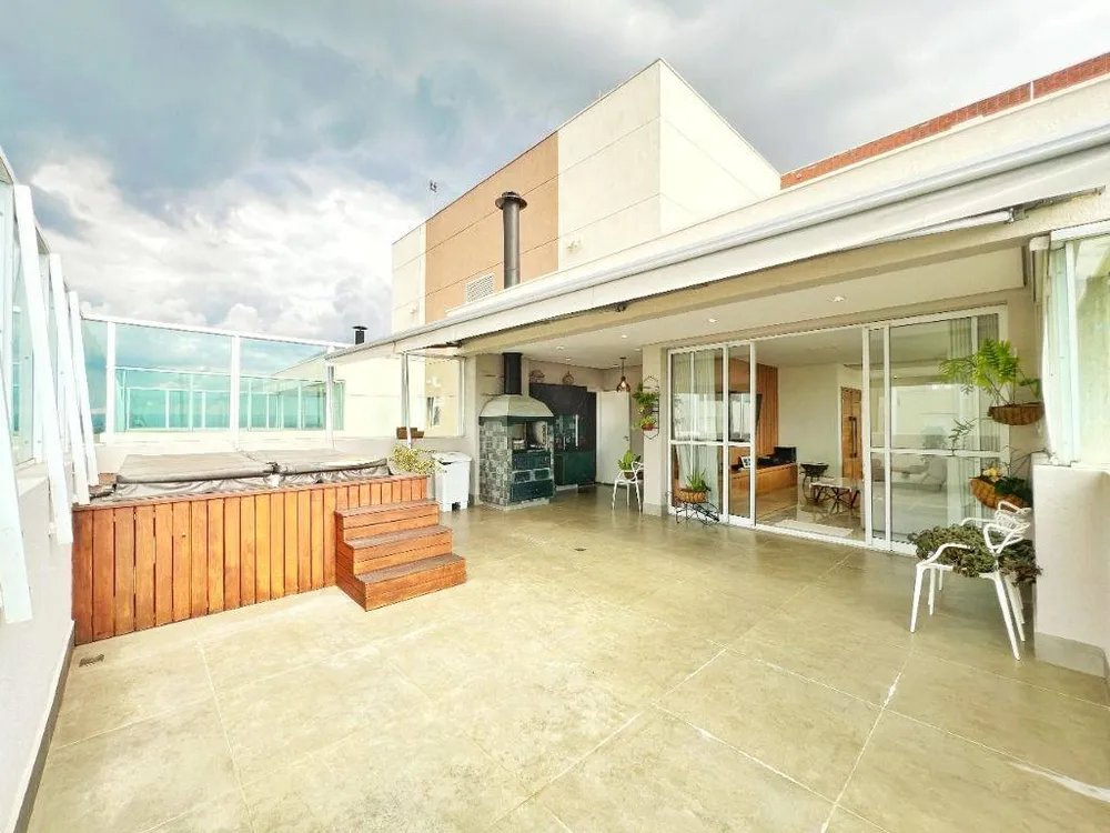 Cobertura, 4 quartos, 215 m² - Foto 1