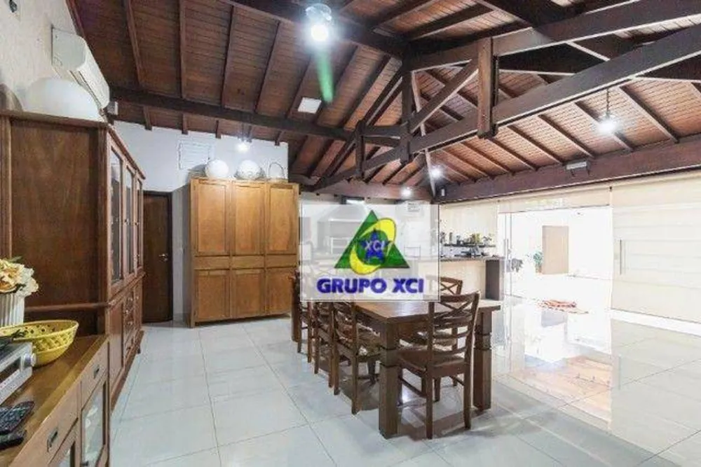 Casa, 4 quartos, 268 m² - Foto 1