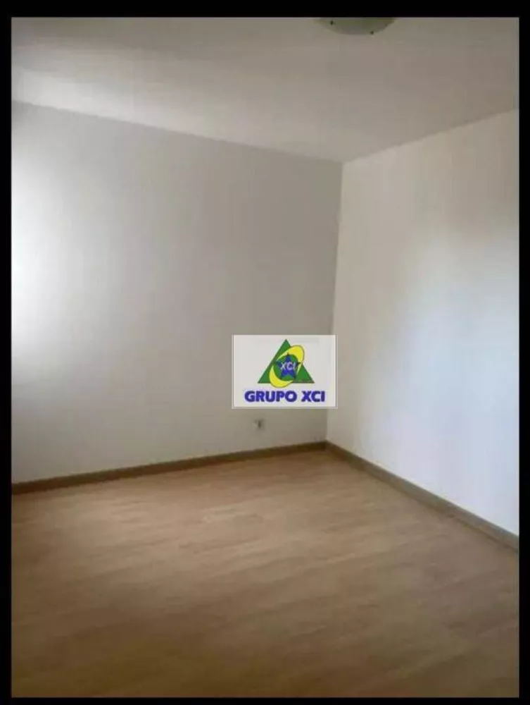 Apartamento à venda com 2 quartos, 70m² - Foto 2