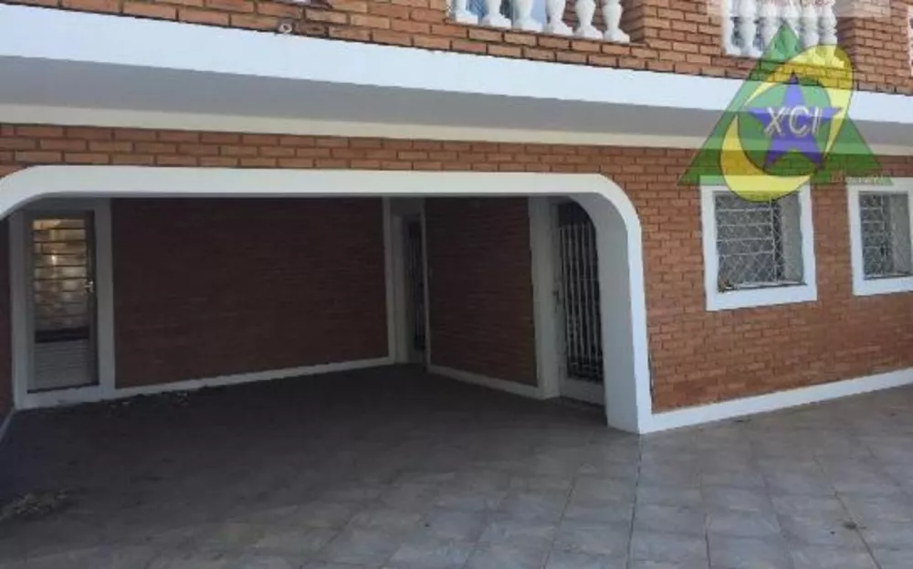 Casa à venda com 3 quartos, 220m² - Foto 2