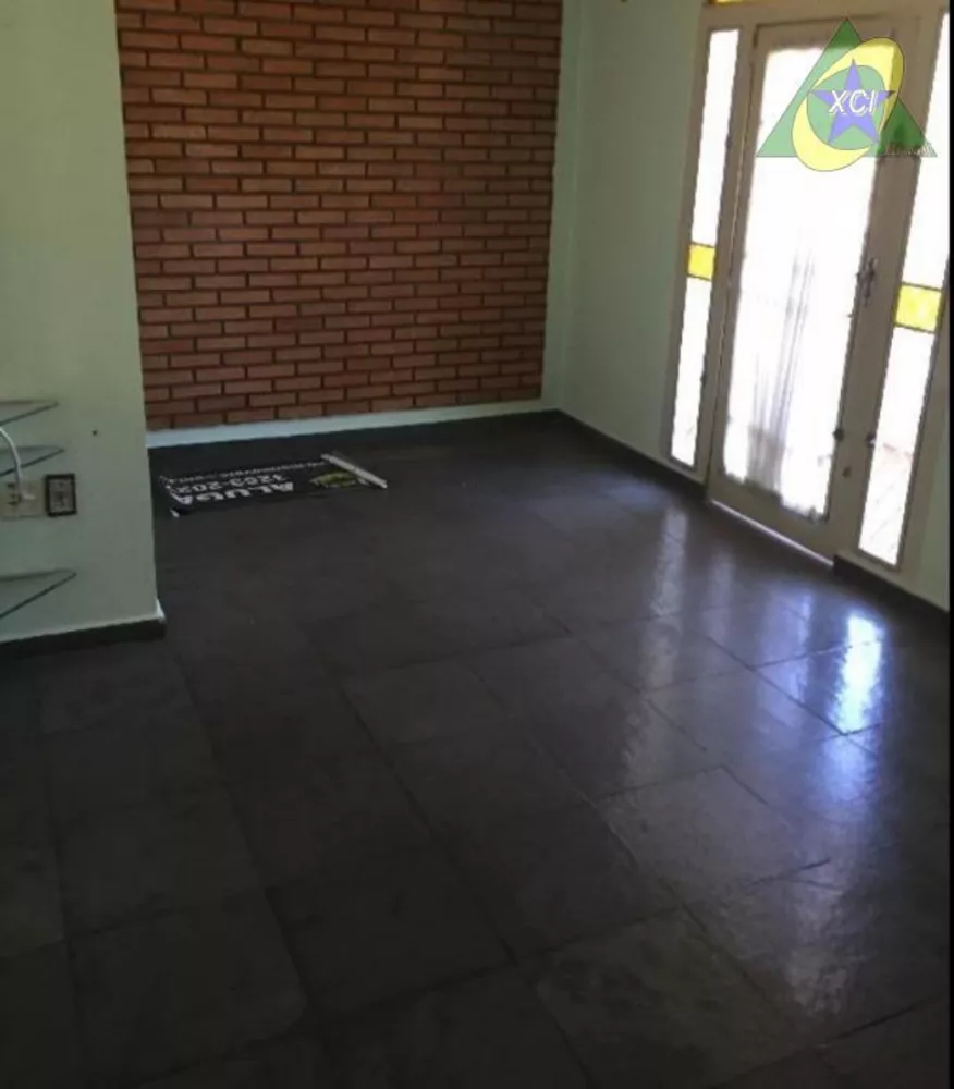 Casa à venda com 3 quartos, 220m² - Foto 7