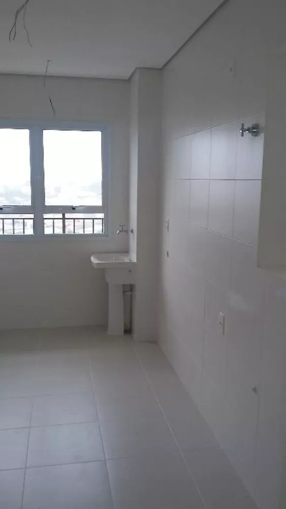 Apartamento à venda com 2 quartos, 67m² - Foto 2