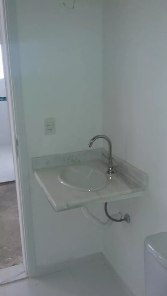 Apartamento à venda com 2 quartos, 67m² - Foto 3