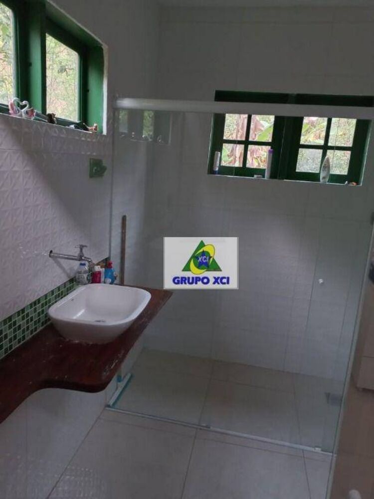 Chácara à venda com 4 quartos, 300m² - Foto 1